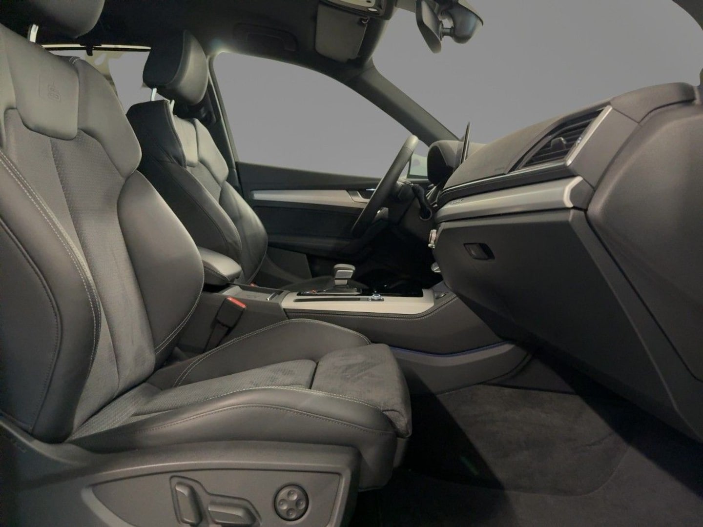 Bild über Audi Q5 TFSI e S line 55 TFSI e quattro S tronic - für weitere Informationen kontaktieren Sie den Audi Partner