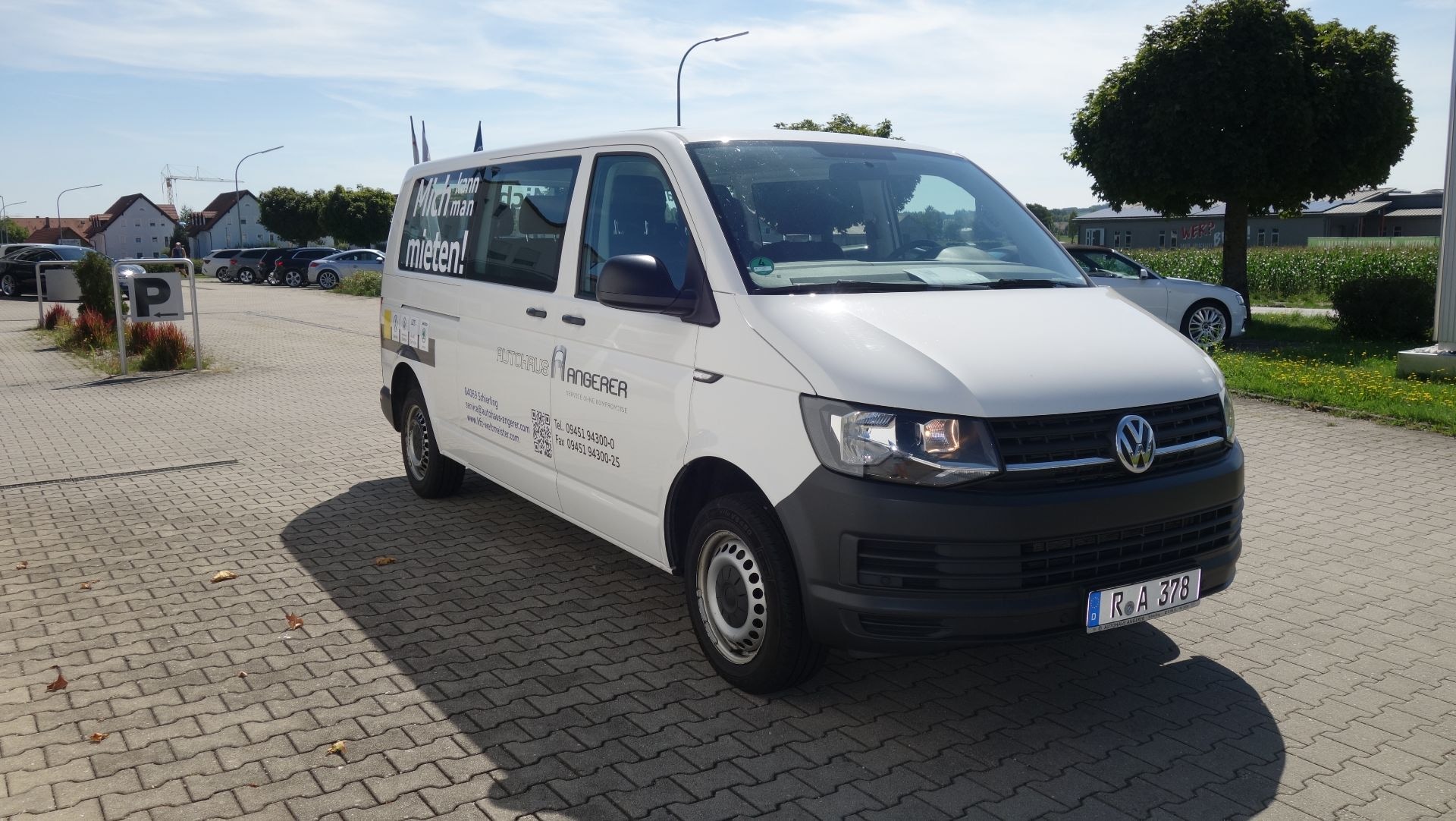 Volkswagen T6 Transporter Kombi langer Radstand
