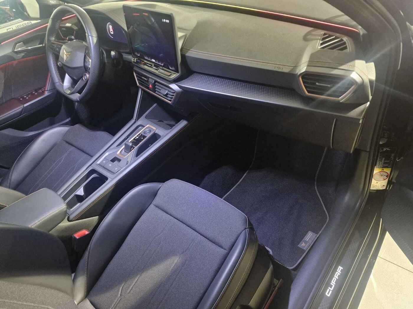 CUPRA Leon Sportstourer 1.5 eTSI DSG 110 kW (150 CV) — photo 5