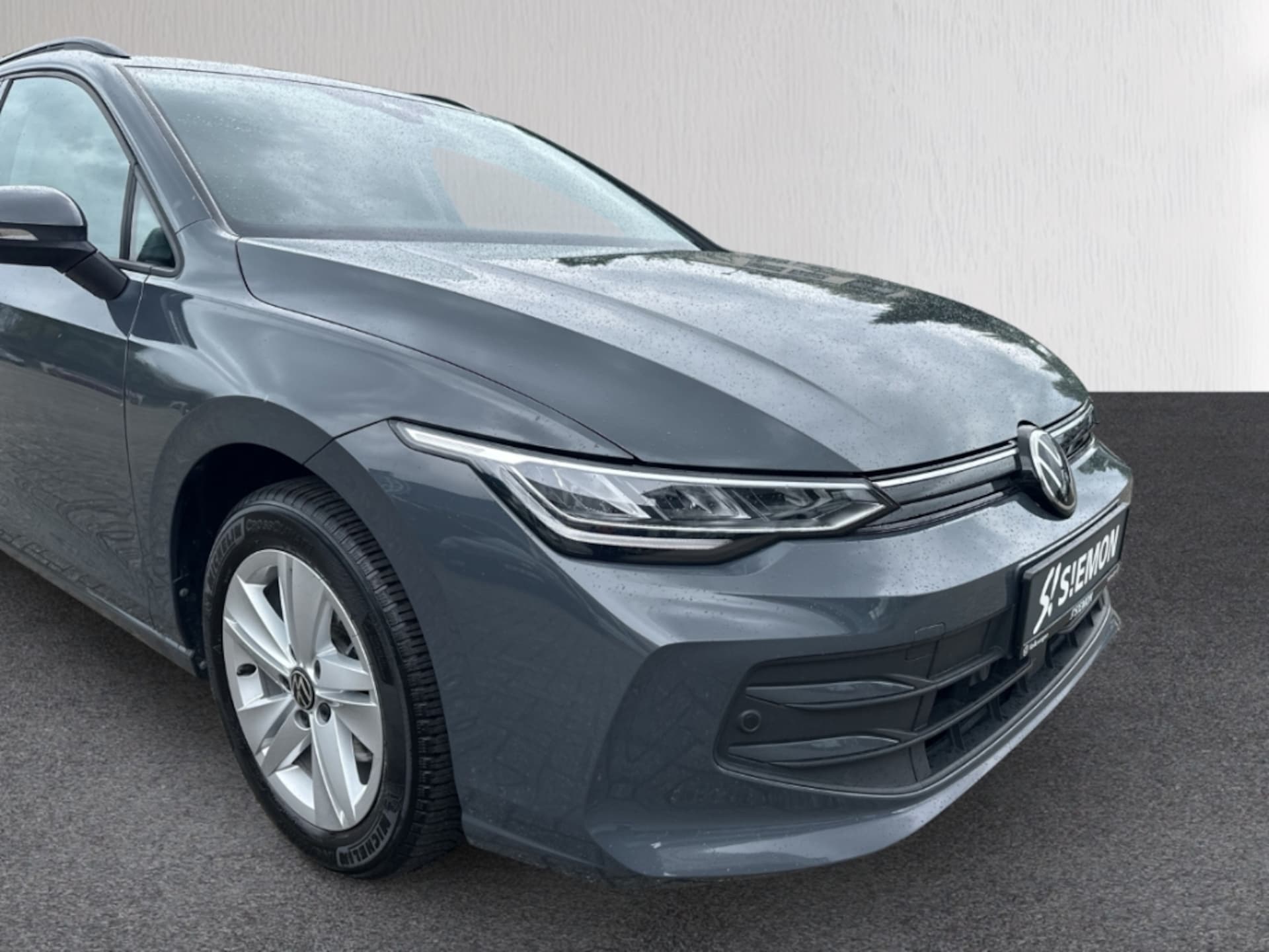Volkswagen Golf Variant Life