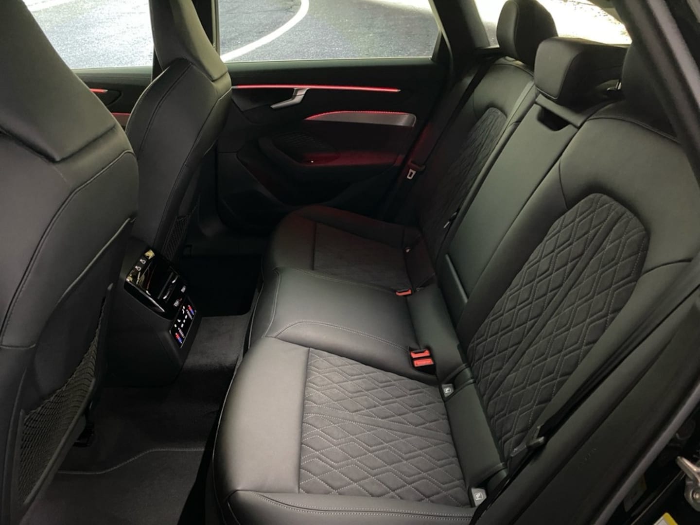 Bild über Audi A6 Avant e-hybrid e-hybrid quattro 220 kW S tronic - für weitere Informationen kontaktieren Sie den Audi Partner
