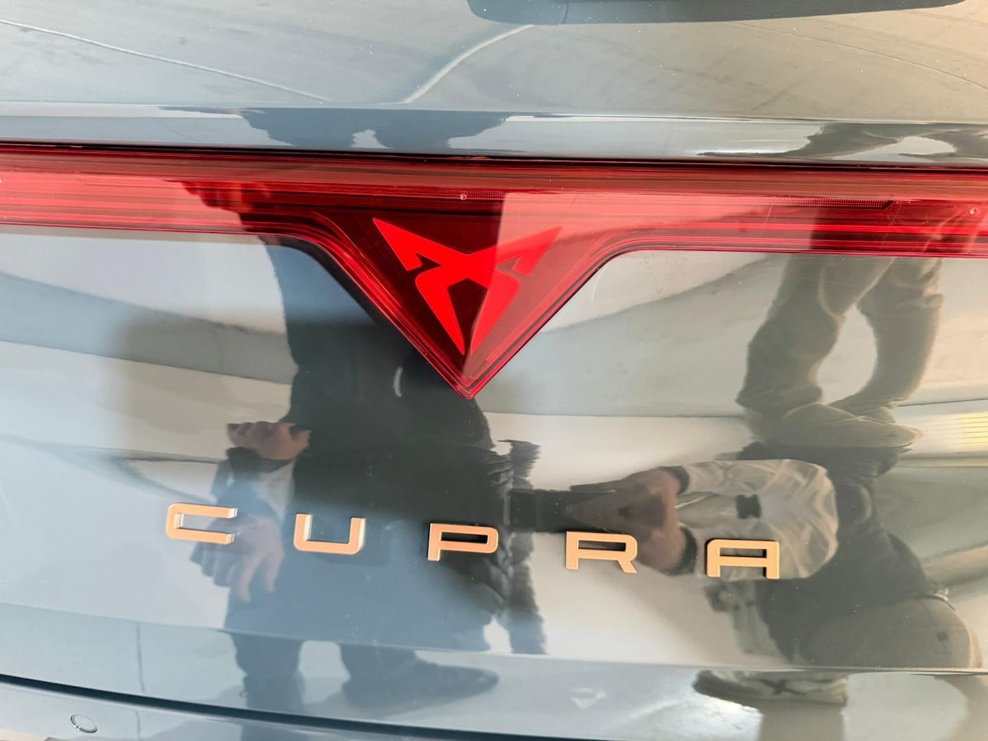 CUPRA Leon Sportstourer 1.5 eTSI DSG 110 kW (150 CV) — photo 10