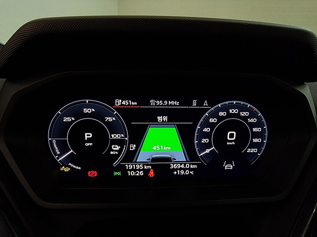 Audi e-tron 45 Premium 210, 00 kW 9