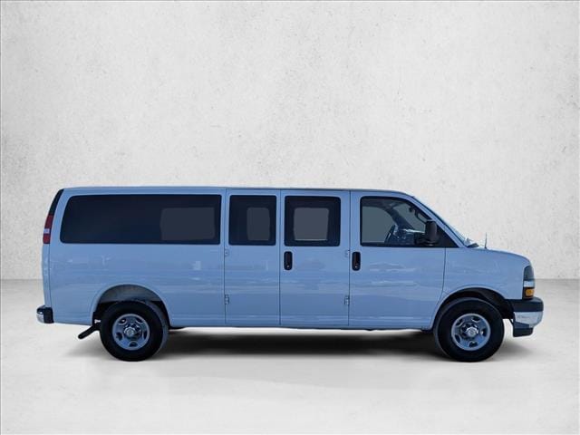 2025 CHEVROLET EXPRESS - Image 4