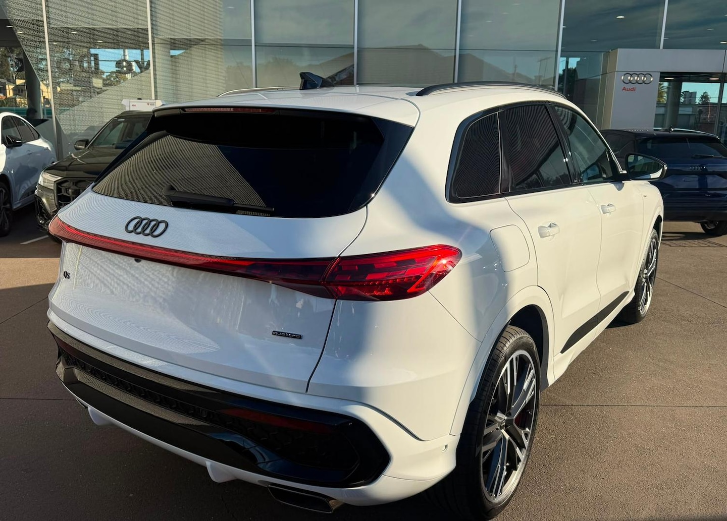 Image about Audi Q5 SUV e-hybrid quattro S tronic