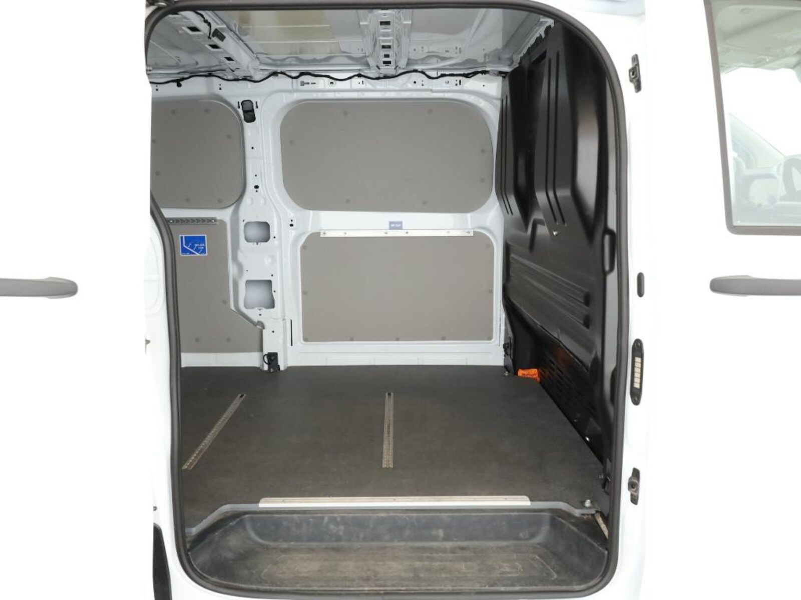 Volkswagen Transporter Kasten langer Radstand – Bild 8