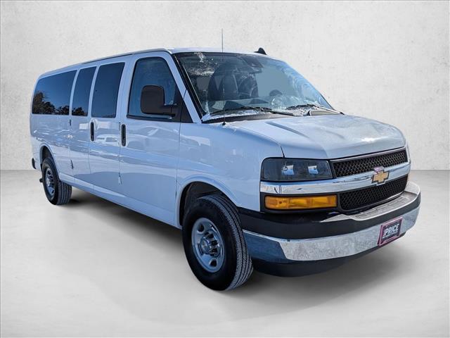 2025 CHEVROLET EXPRESS - Image 3
