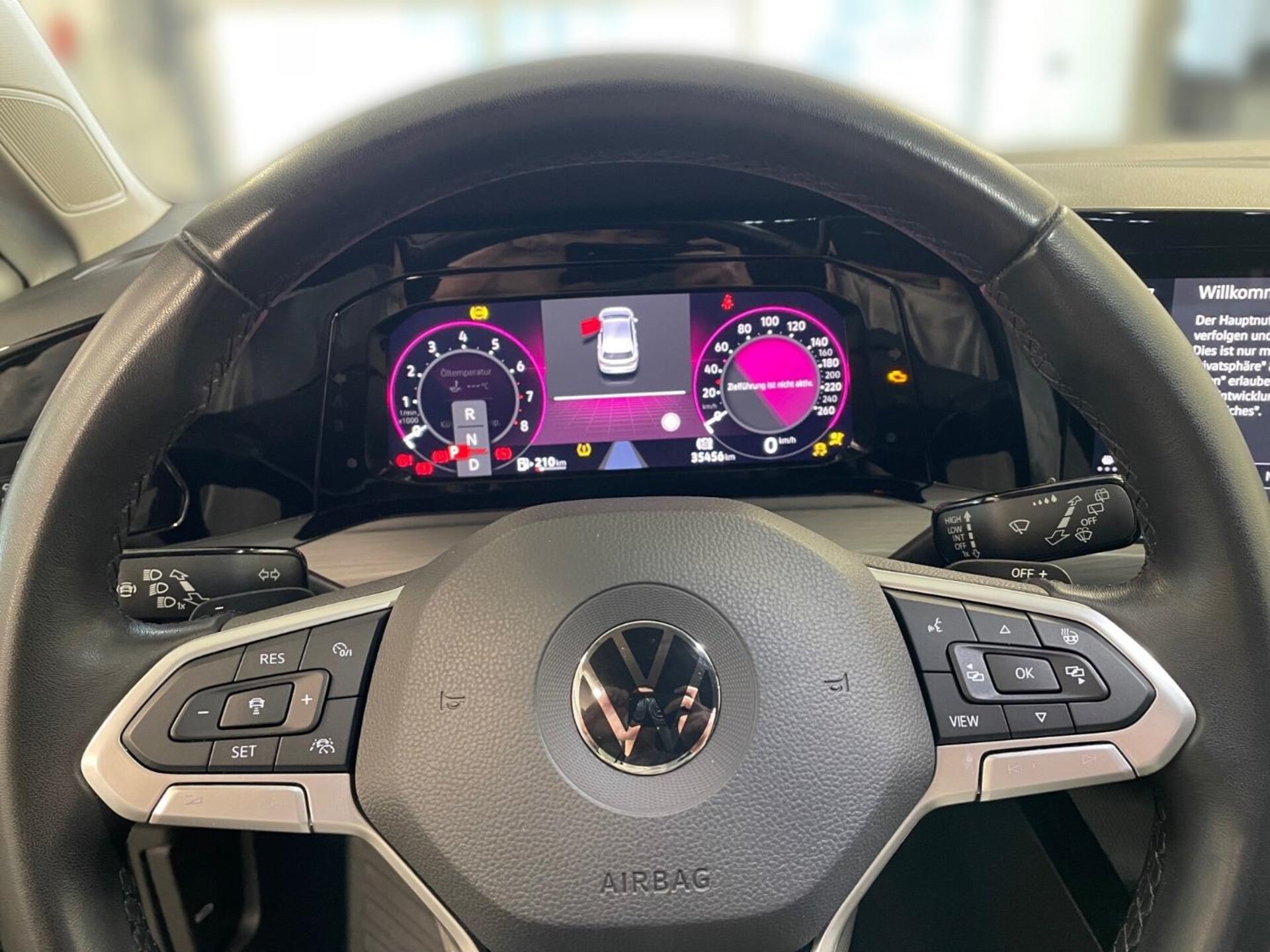 Volkswagen Golf Style