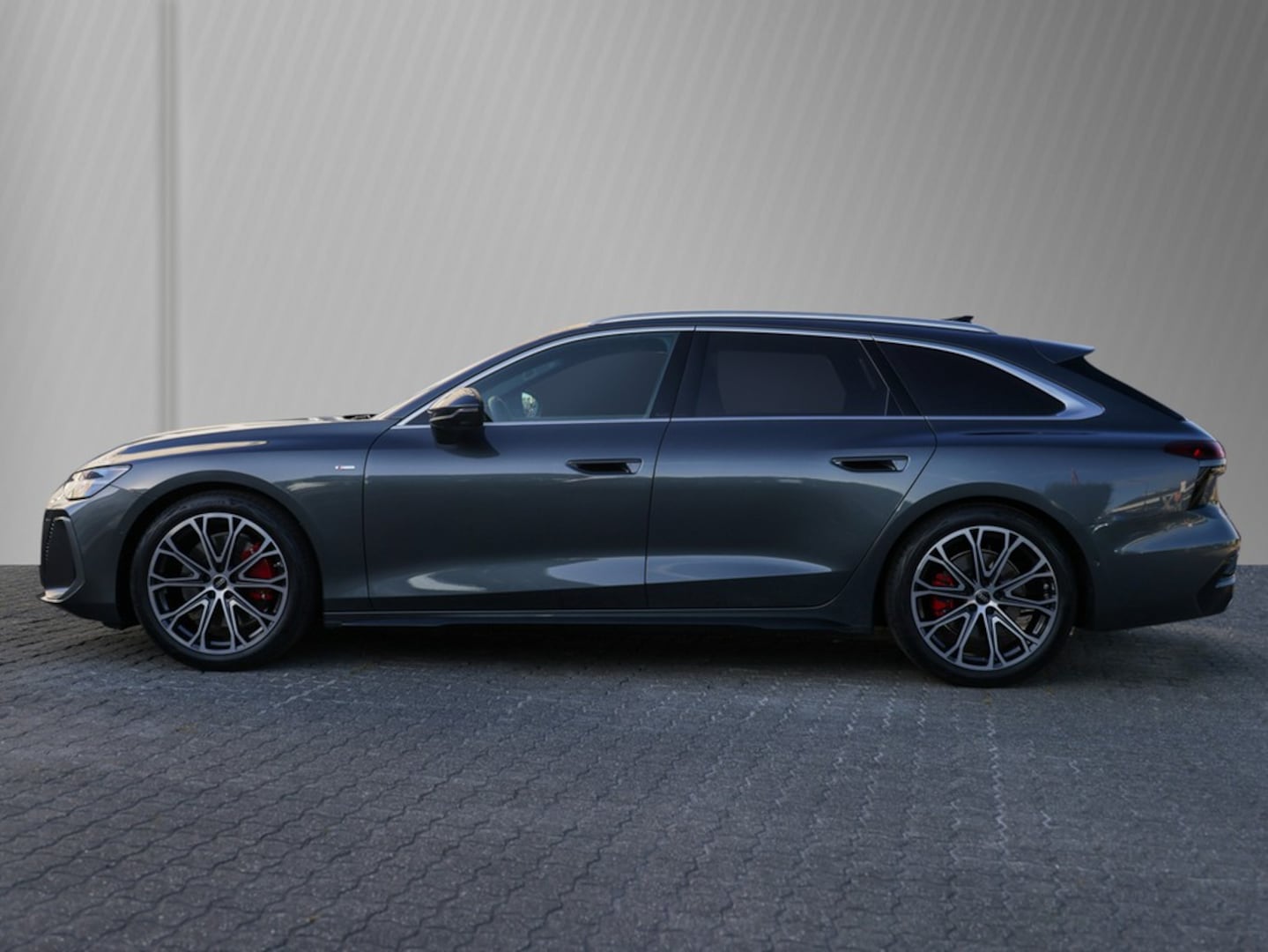 Bild über Audi A6 Avant TDI quattro 150 kW S tronic - für weitere Informationen kontaktieren Sie den Audi Partner