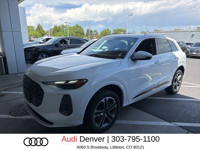 2025 Audi Q5 40 Premium's photo