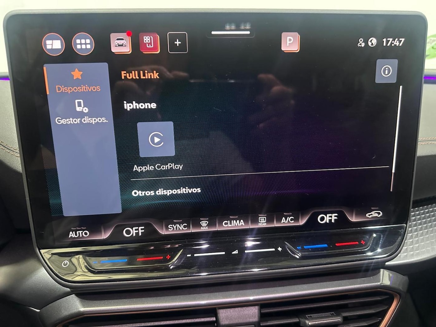 CUPRA Leon Sportstourer 1.5 eTSI DSG 110 kW (150 CV) — photo 22