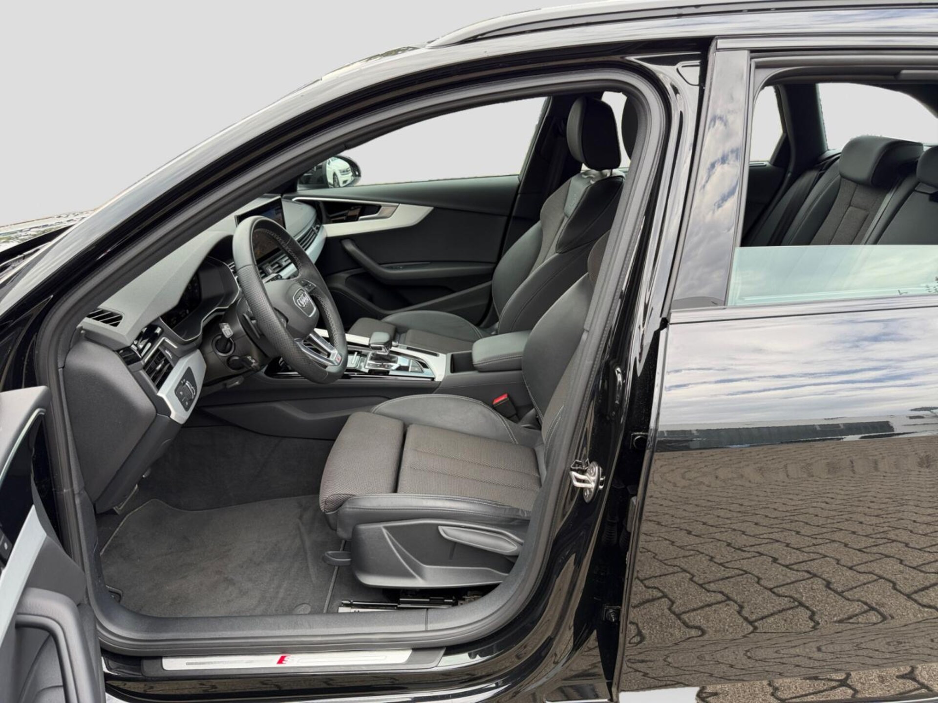 Audi A4 Avant S line