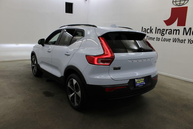 2024 Volvo XC40