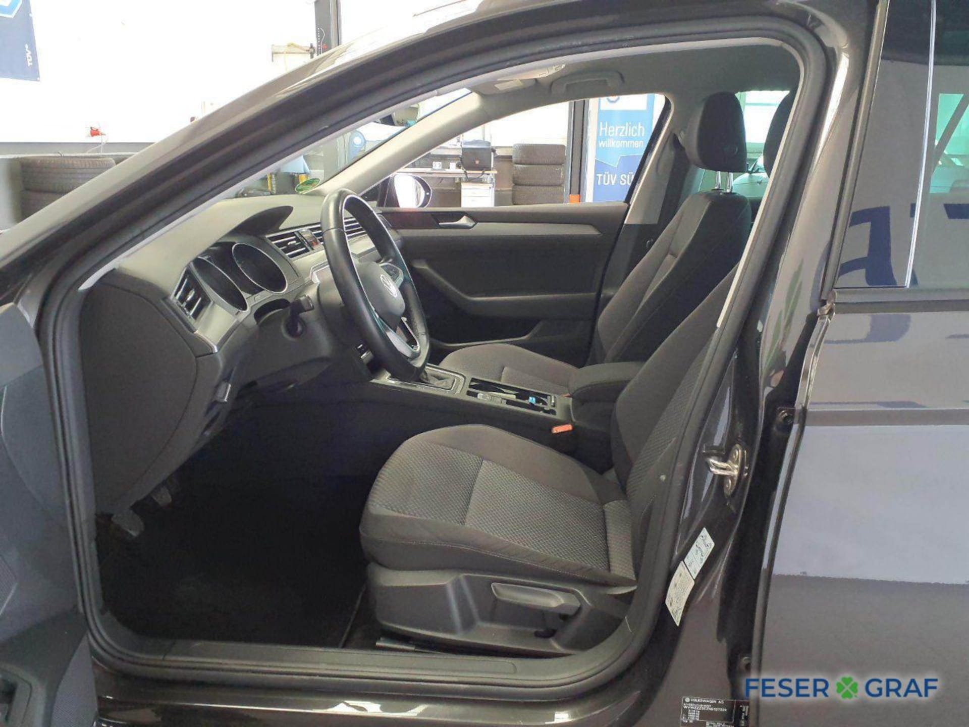 Volkswagen Passat Variant Basis-Modell