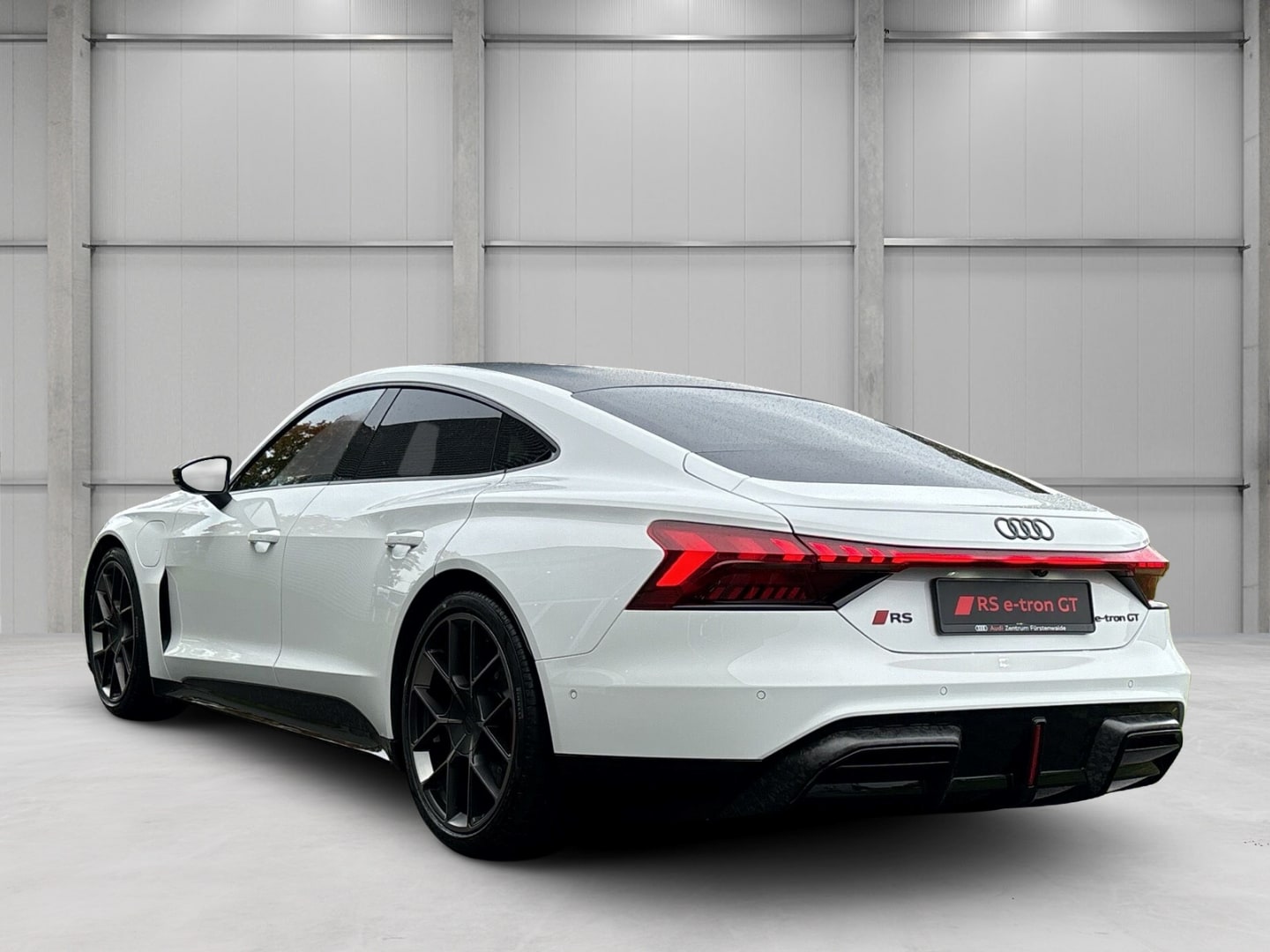 Bild über Audi RS e-tron GT performance e-tron quattro - für weitere Informationen kontaktieren Sie den Audi Partner