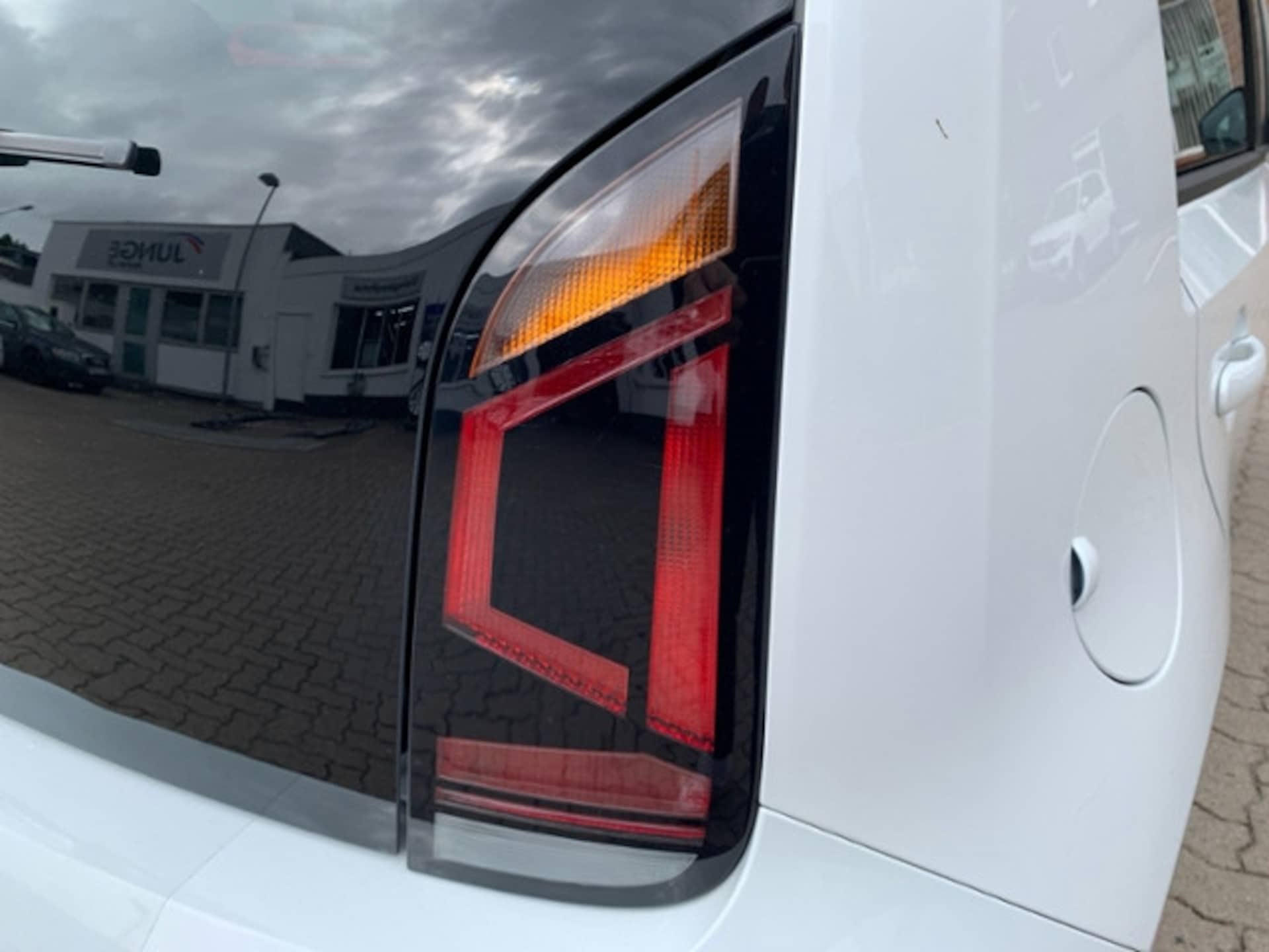 Volkswagen up! R-Line