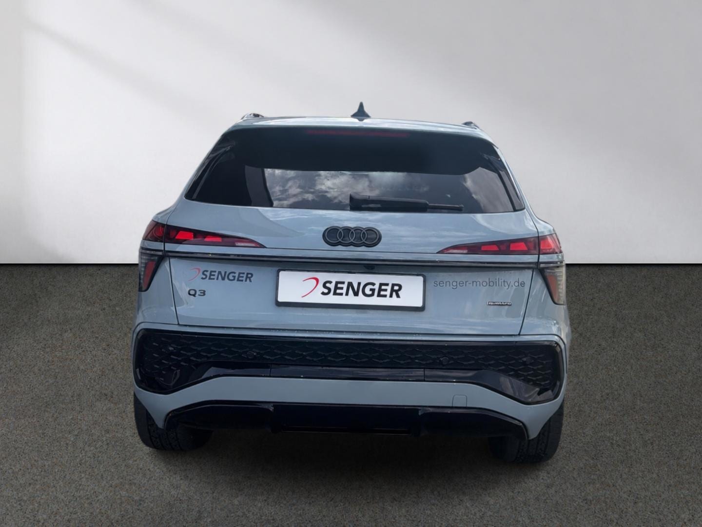 Bild über Audi Q3 SUV TFSI quattro 195 kW S tronic - für weitere Informationen kontaktieren Sie den Audi Partner