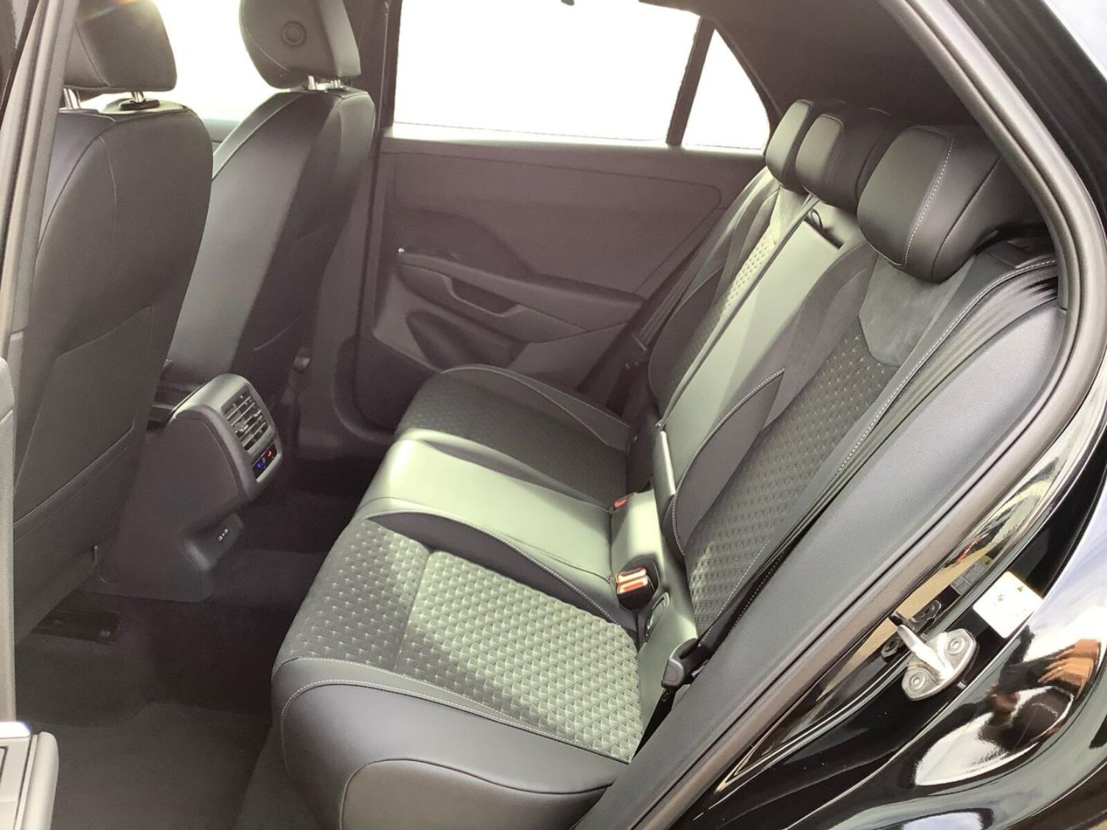 Volkswagen T-Roc – Bild 9