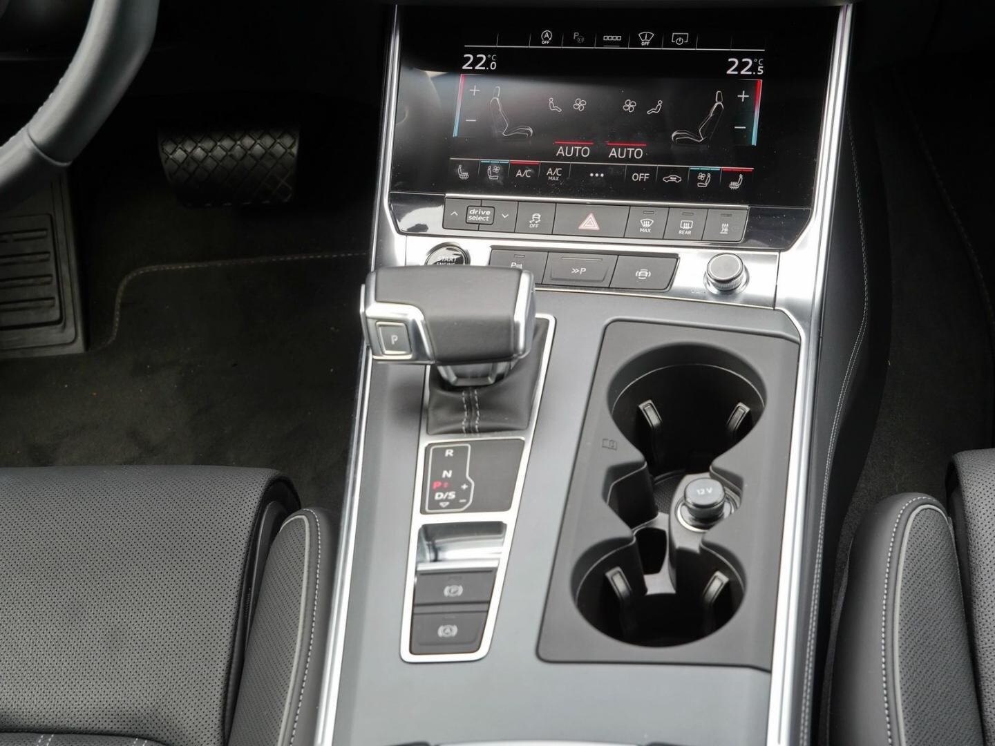 Bild über Audi A6 Avant advanced 40 TDI quattro S tronic - für weitere Informationen kontaktieren Sie den Audi Partner