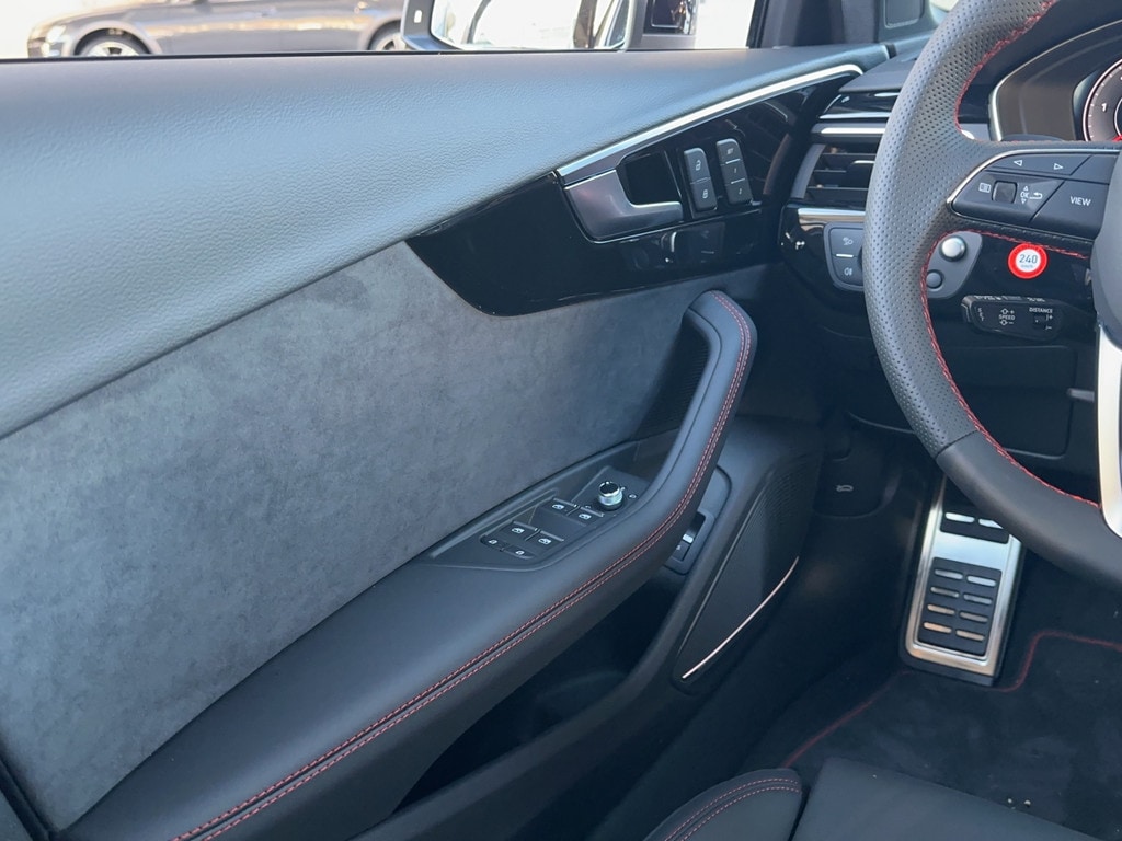 Image about Audi A4 Avant S line 40 TDI quattro S tronic