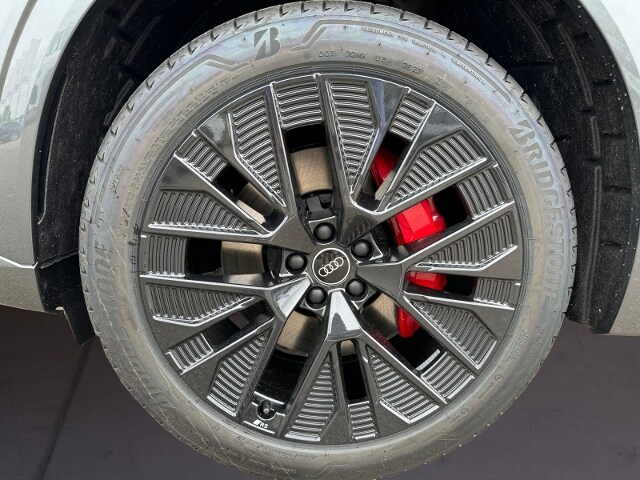 Image about Audi Q8 e-tron S line 55 e-tron quattro