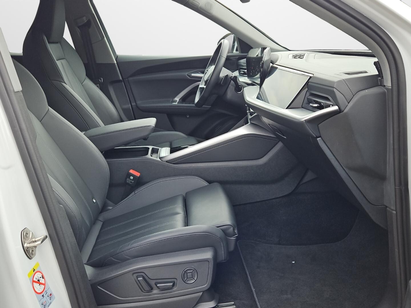 Bild über Audi Q5 SUV TDI quattro 150 kW S tronic - für weitere Informationen kontaktieren Sie den Audi Partner