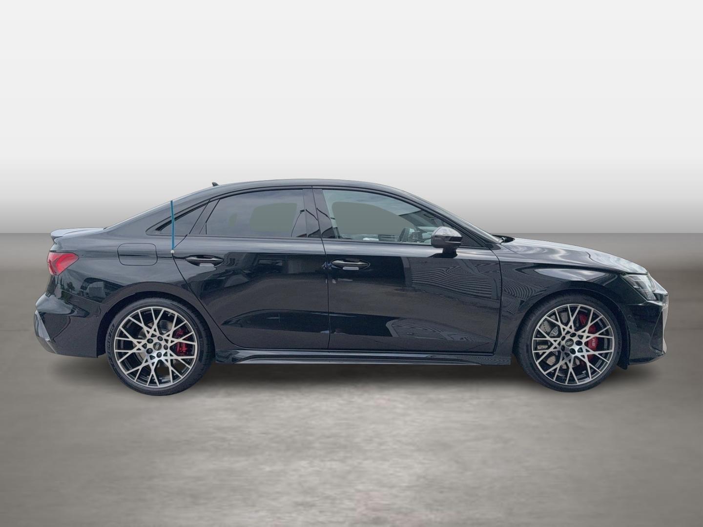 Image about Audi RS 3 Limousine TFSI quattro S tronic