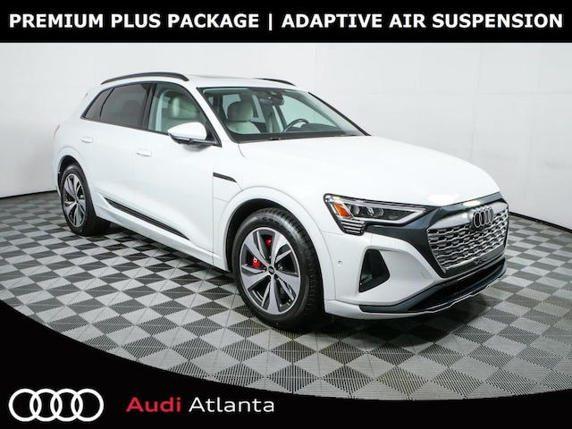 Photo of 2024 Audi Q8 e-tron 