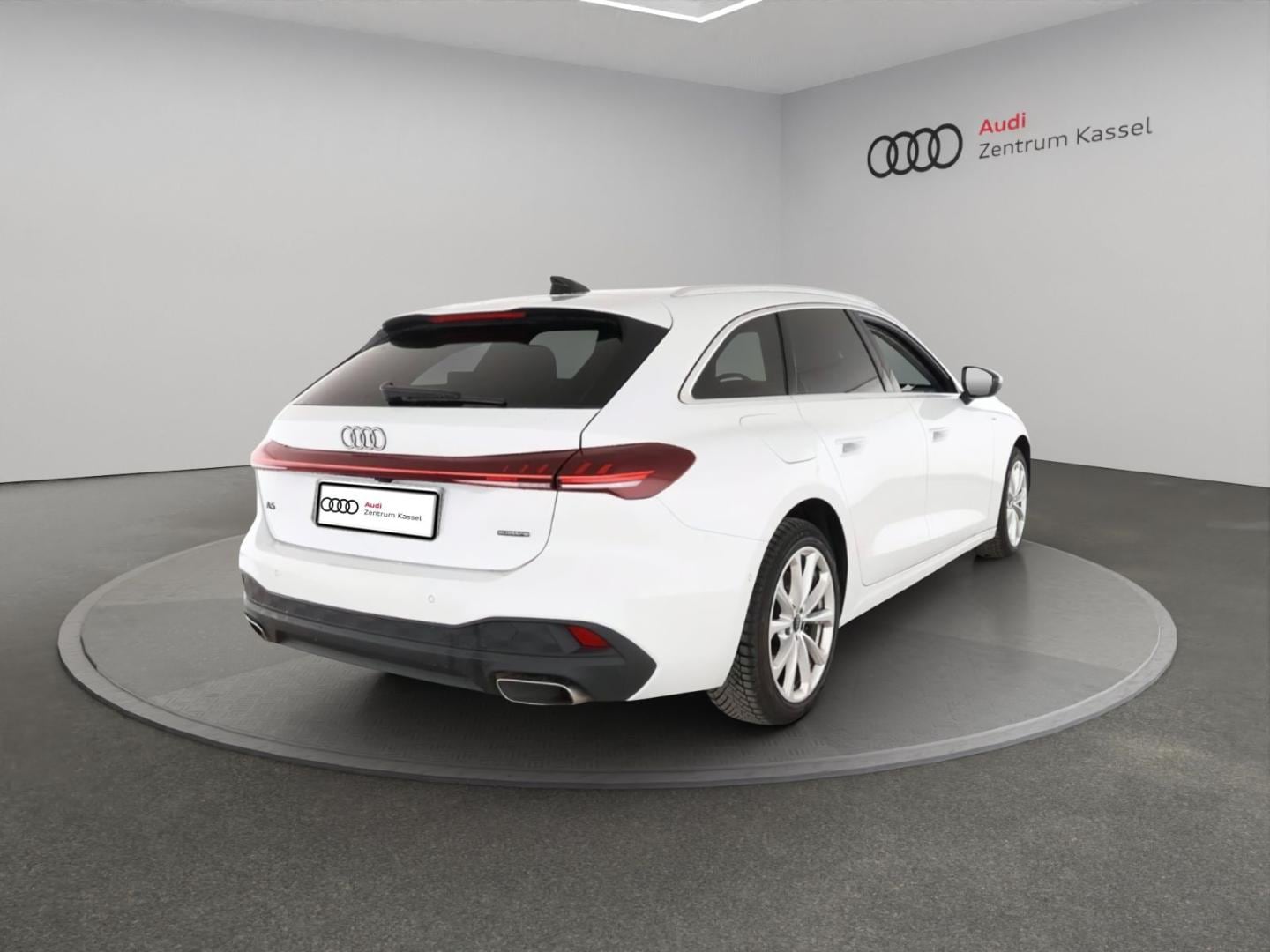 Bild über Audi A5 Avant e-hybrid e-hybrid quattro 220 kW S tronic - für weitere Informationen kontaktieren Sie den Audi Partner