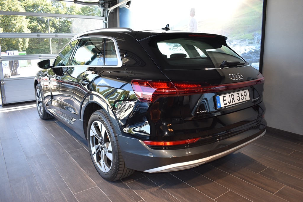 Bild som visar Audi e-tron e-tron 55 quattro Proline 300,00 kW - för mer information kontakta din Audi Partner