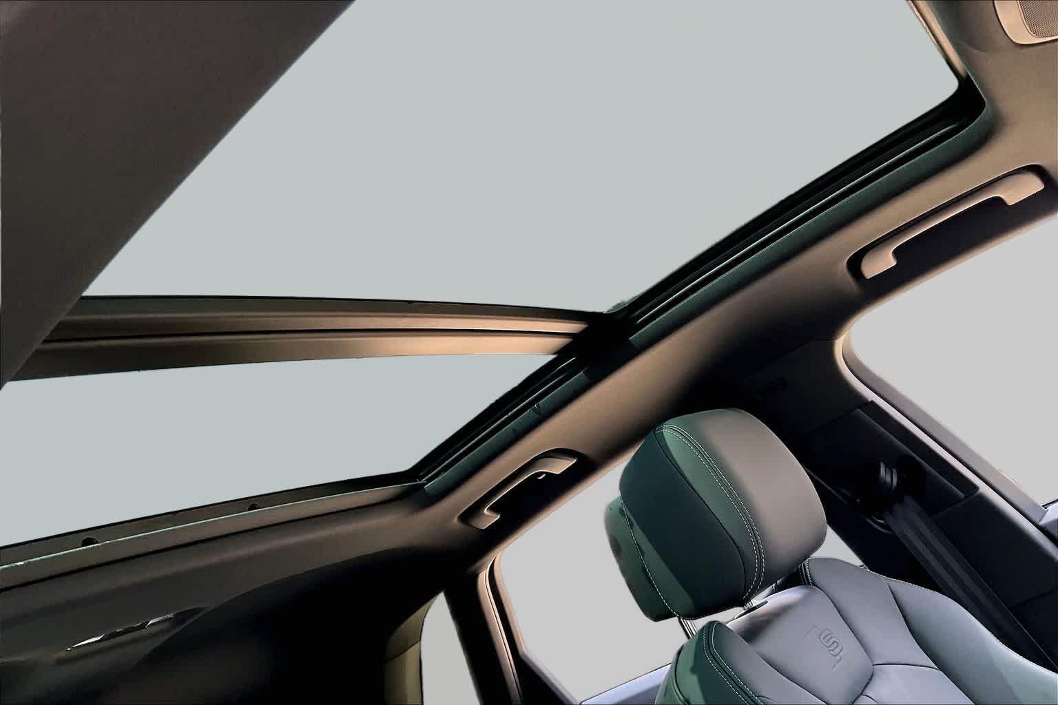 2025 Audi Q3 S Line Premium - Photo 14