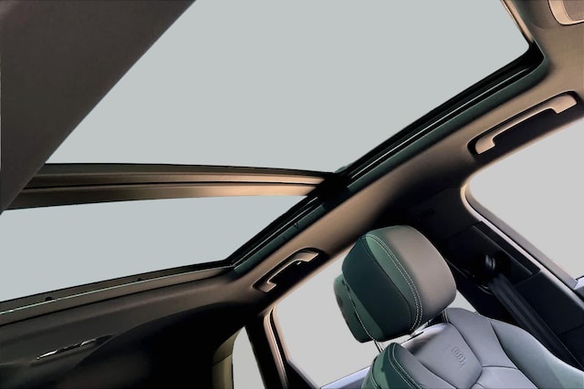2025 Audi Q3 S Line Premium - Photo 14