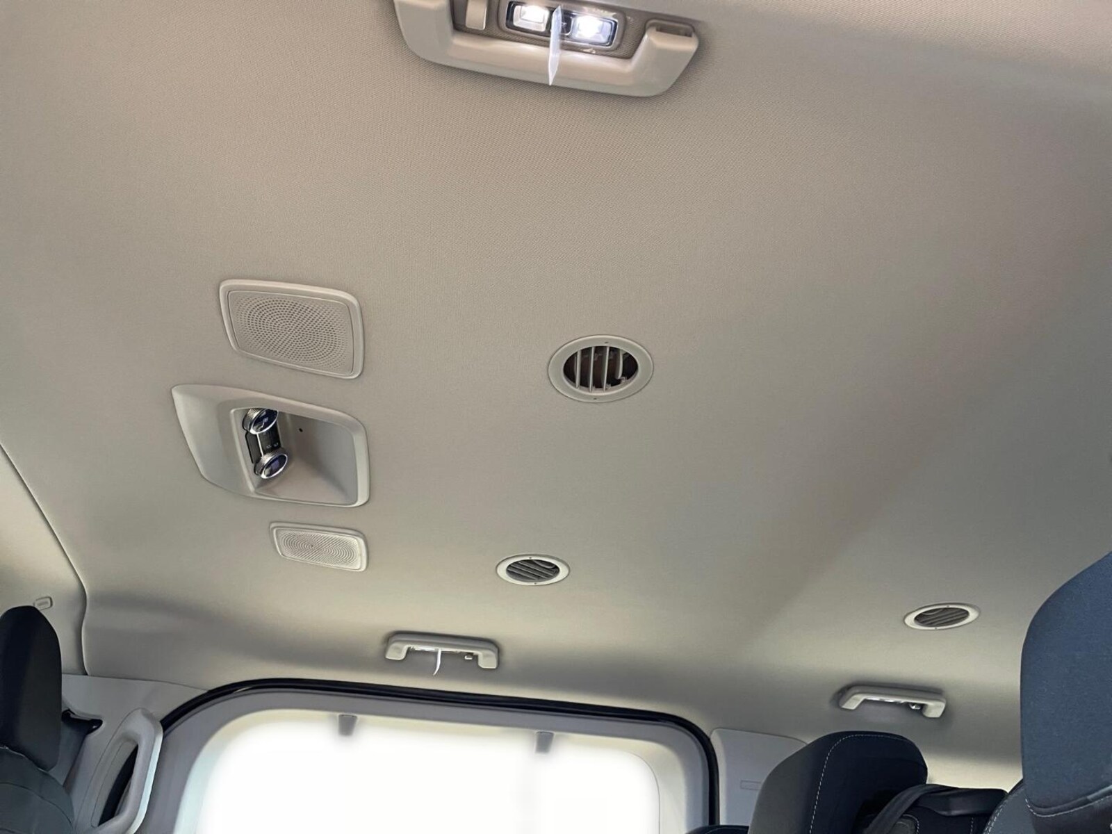 Volkswagen Caravelle – Bild 15