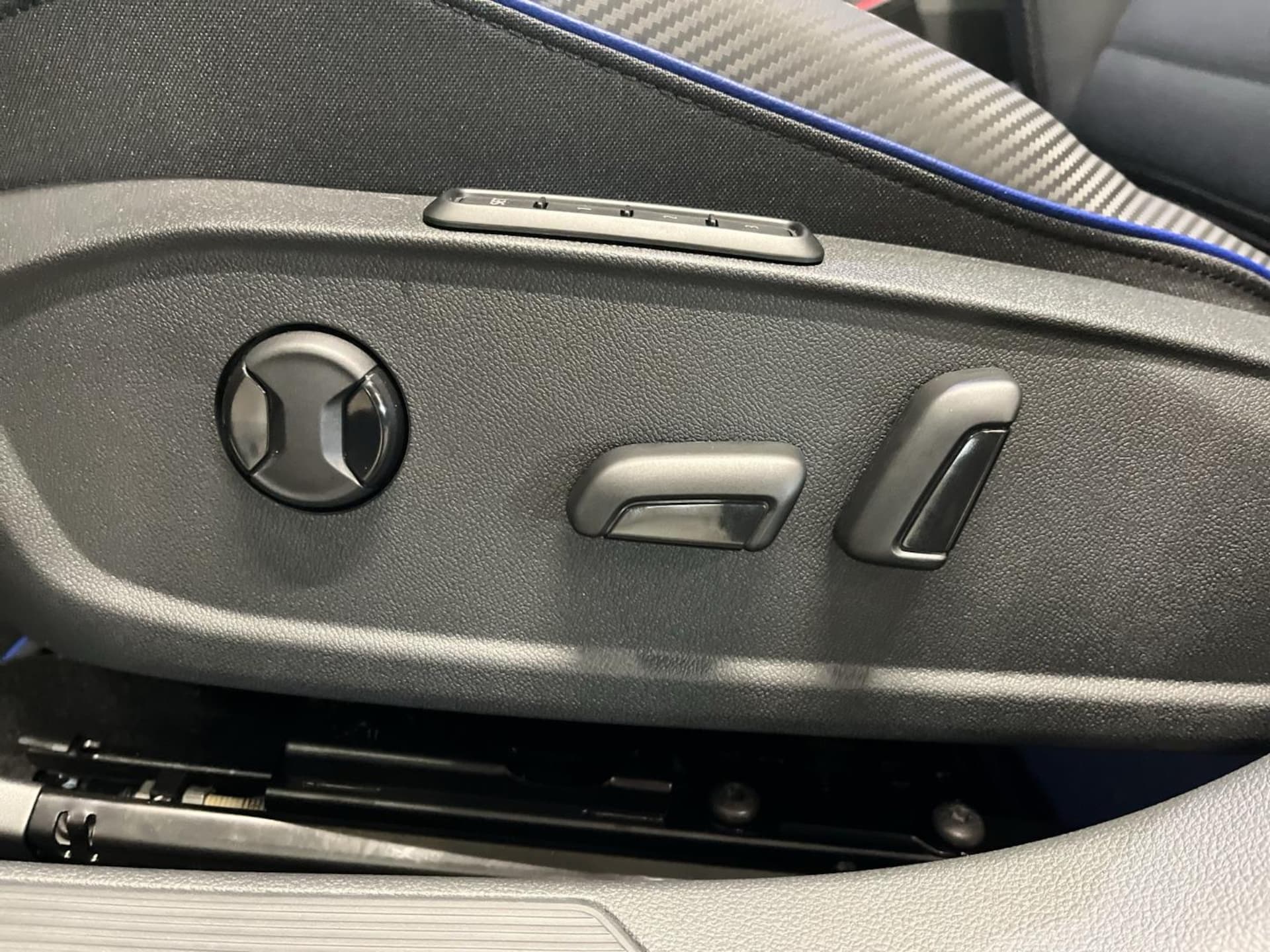 Volkswagen Golf Variant R
