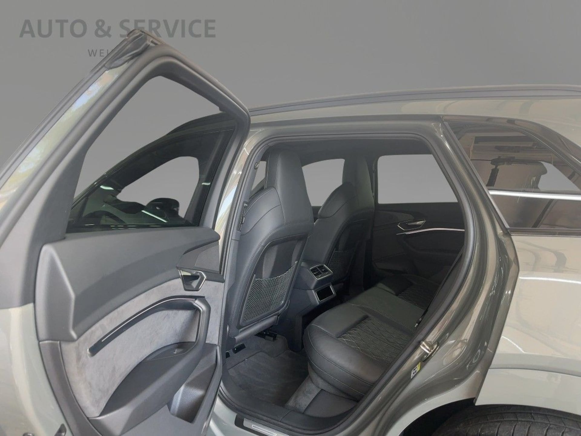 Audi Q8 e-tron S line