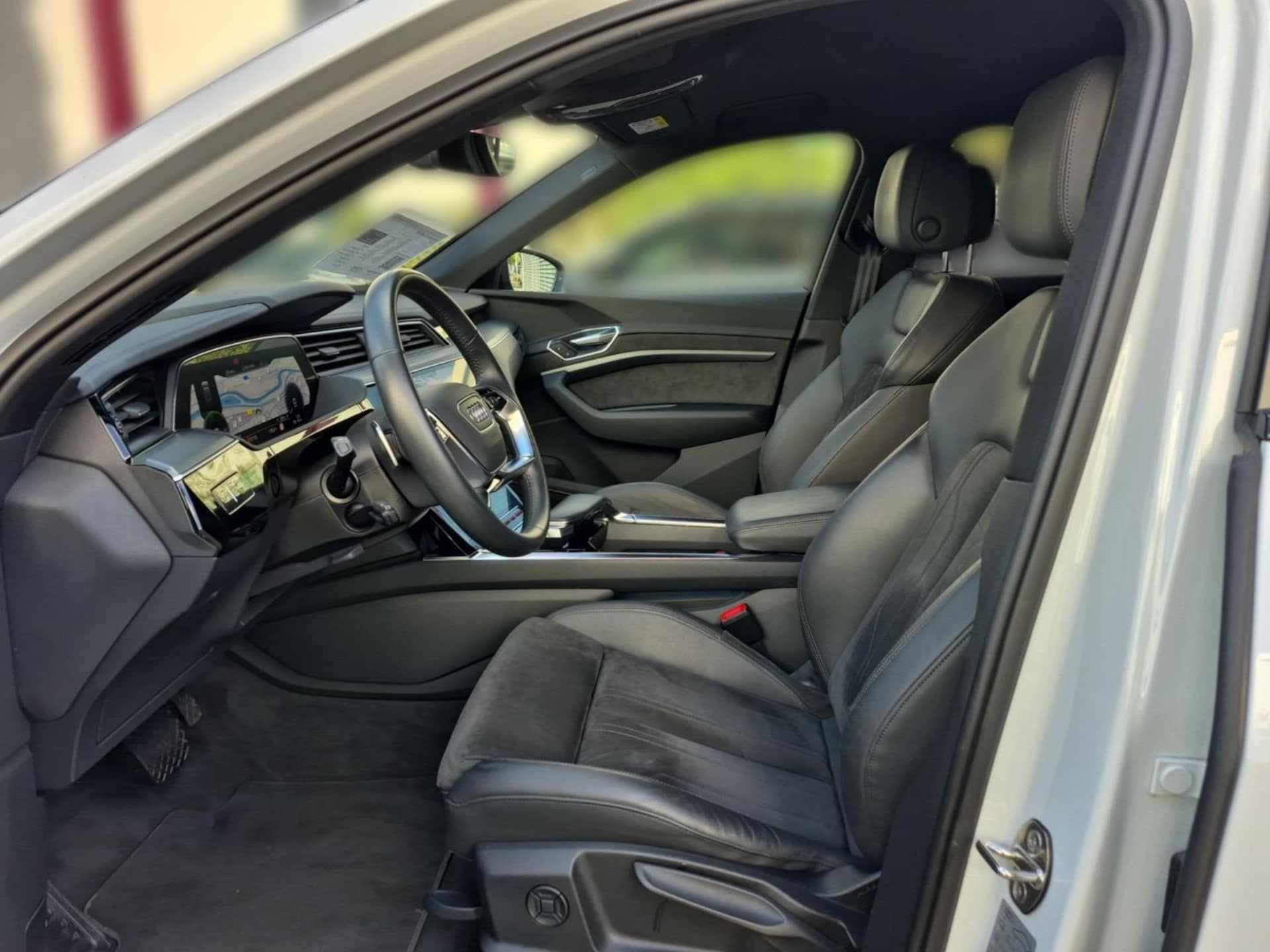 Audi e-tron S line