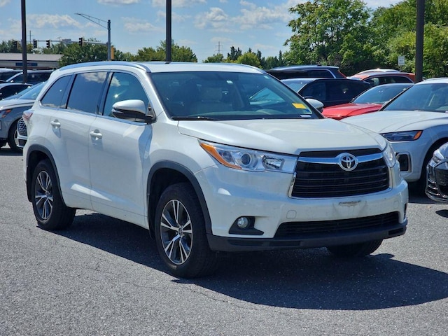 Photo of 2016 Toyota Highlander