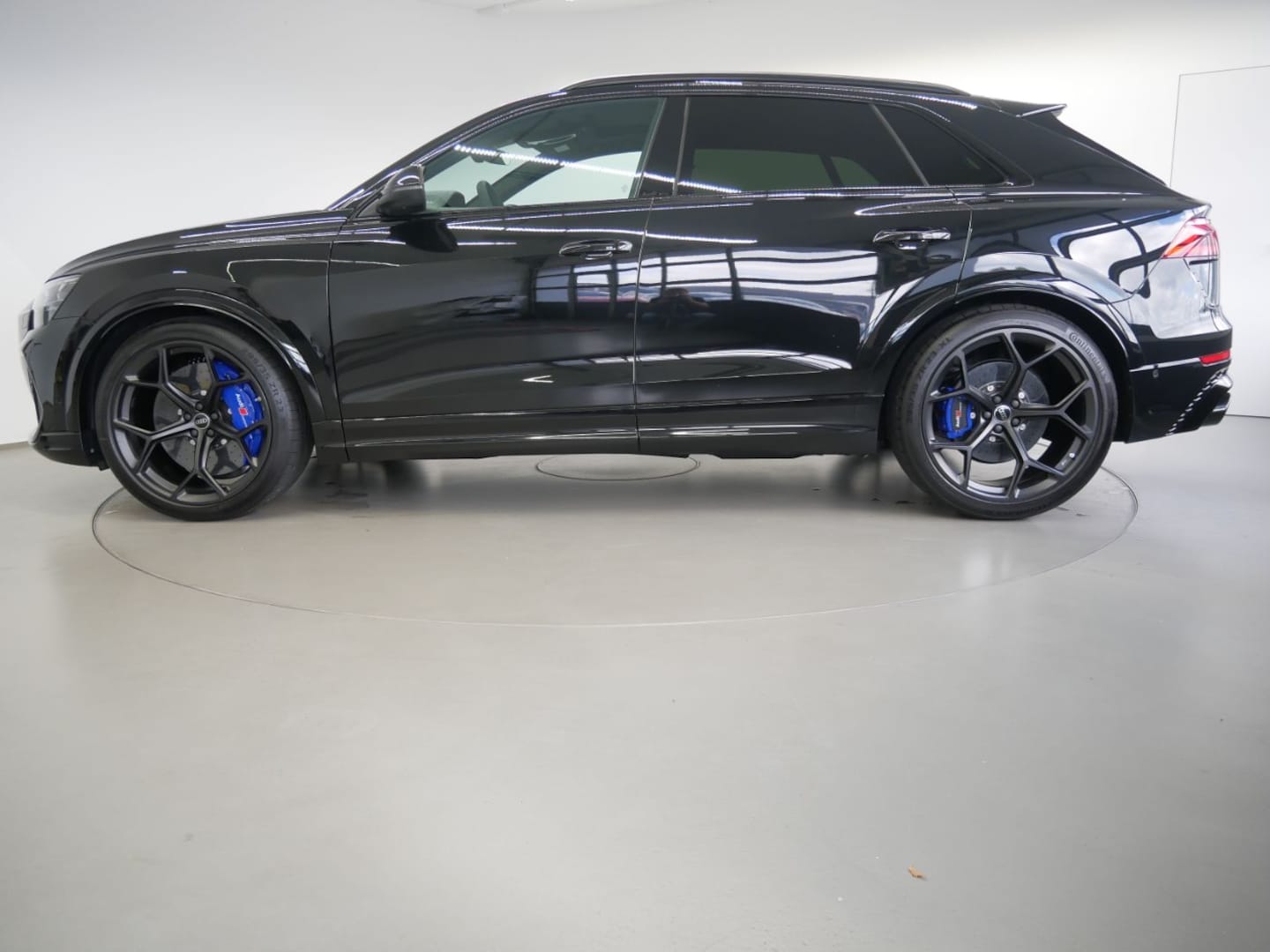 Bild über Audi RS Q8 SUV TFSI quattro 471 kW tiptronic - für weitere Informationen kontaktieren Sie den Audi Partner