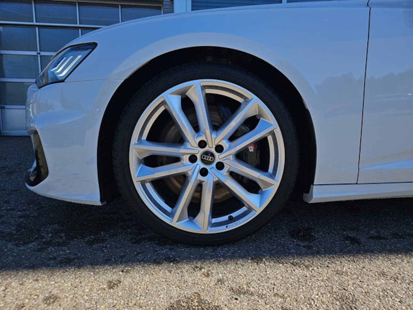 Bild über Audi S6 Avant TDI quattro tiptronic - für weitere Informationen kontaktieren Sie den Audi Partner