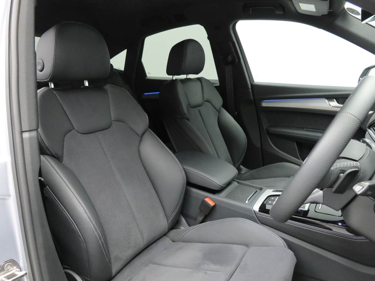 Audi Q5 Sportback 40 TDI quattro S line 150(204) kW(PS) S tronic for more details contact your dealer