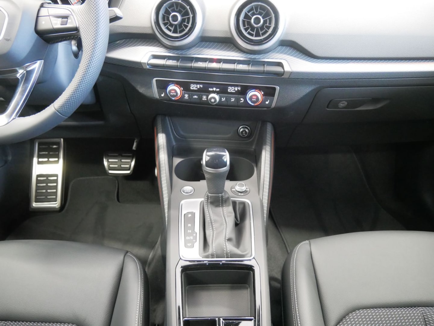 Bild über Audi Q2 S line 40 TFSI quattro S tronic - für weitere Informationen kontaktieren Sie den Audi Partner