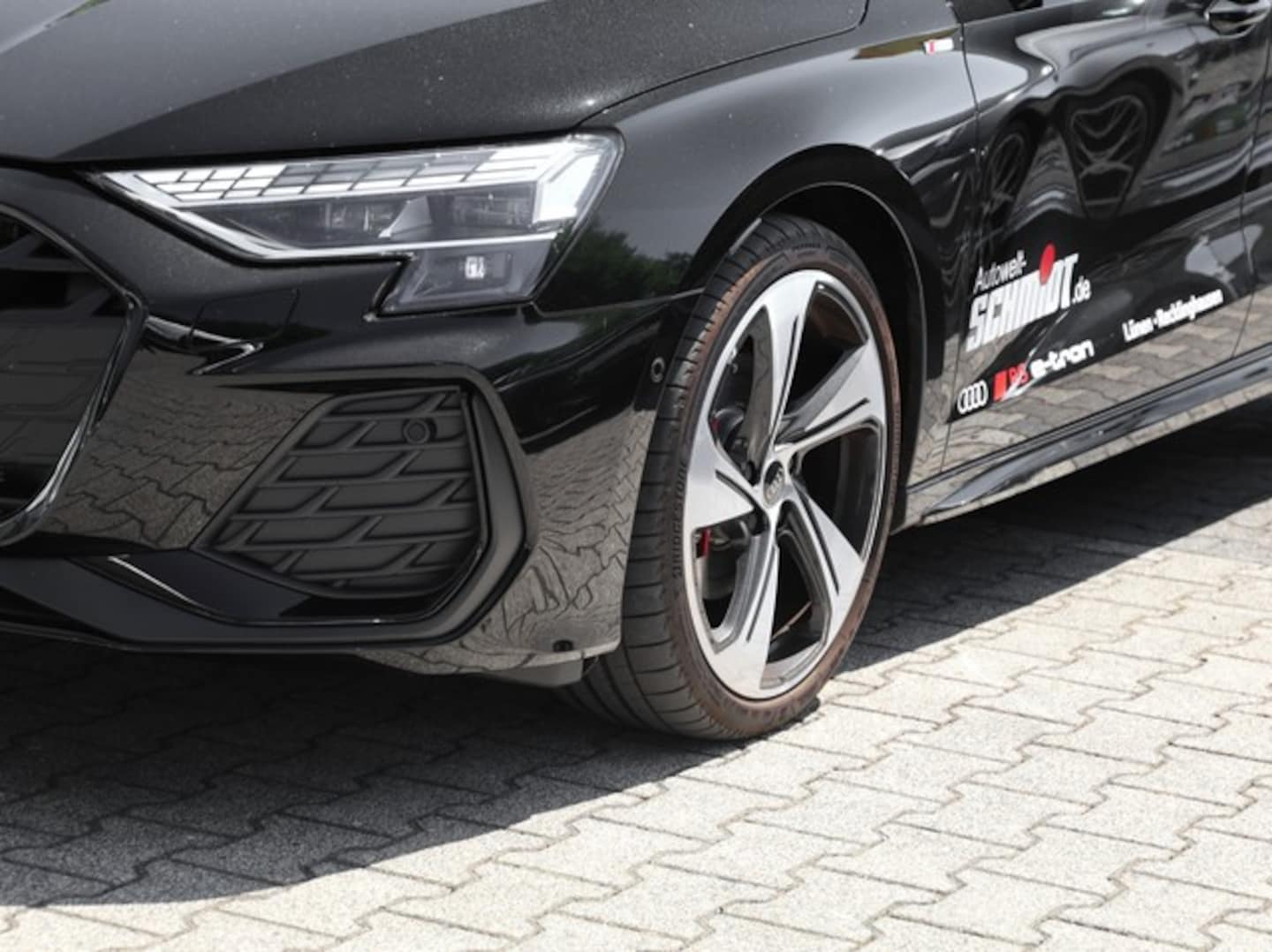 Bild über Audi A3 Sportback TFSI 110 kW S tronic - für weitere Informationen kontaktieren Sie den Audi Partner