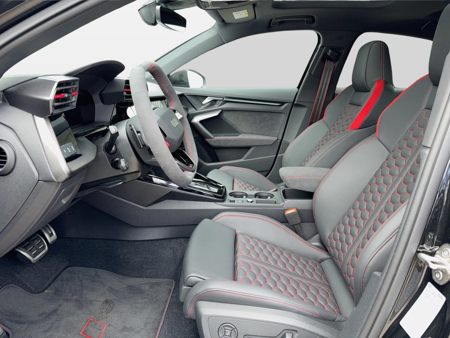 Image about Audi RS 3 Limousine TFSI quattro S tronic