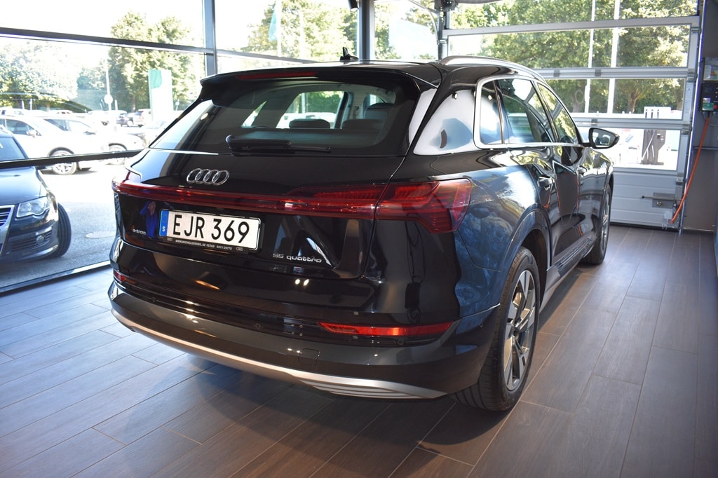 Bild som visar Audi e-tron e-tron 55 quattro Proline 300,00 kW - för mer information kontakta din Audi Partner