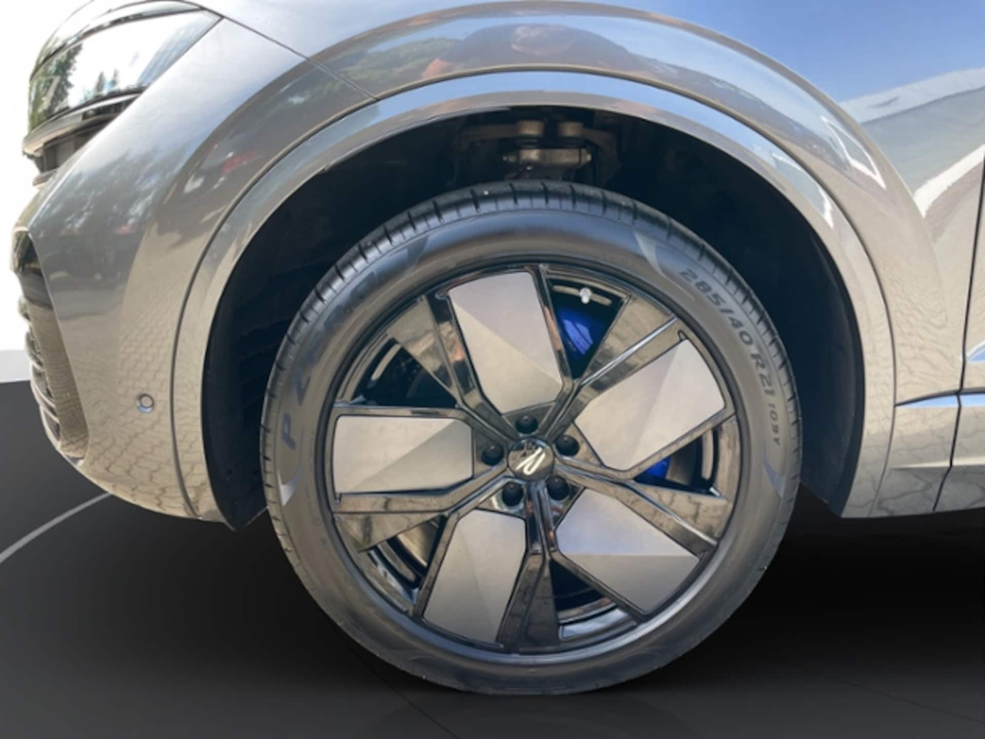 Volkswagen Touareg R