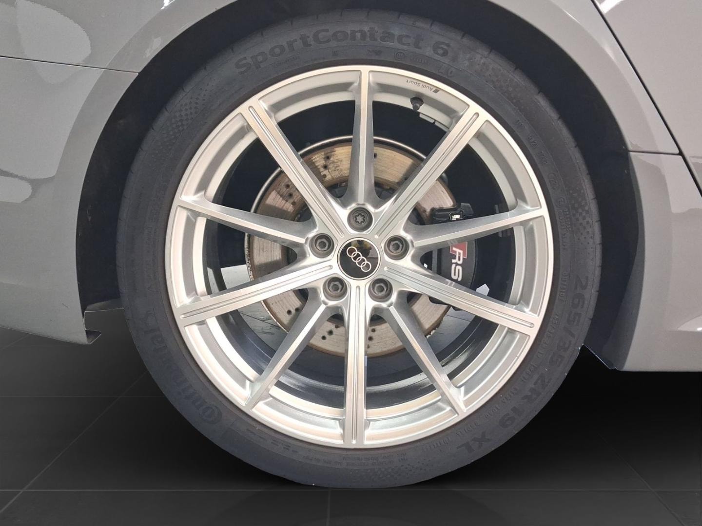 Bild über Audi RS 4 Avant TFSI quattro tiptronic - für weitere Informationen kontaktieren Sie den Audi Partner