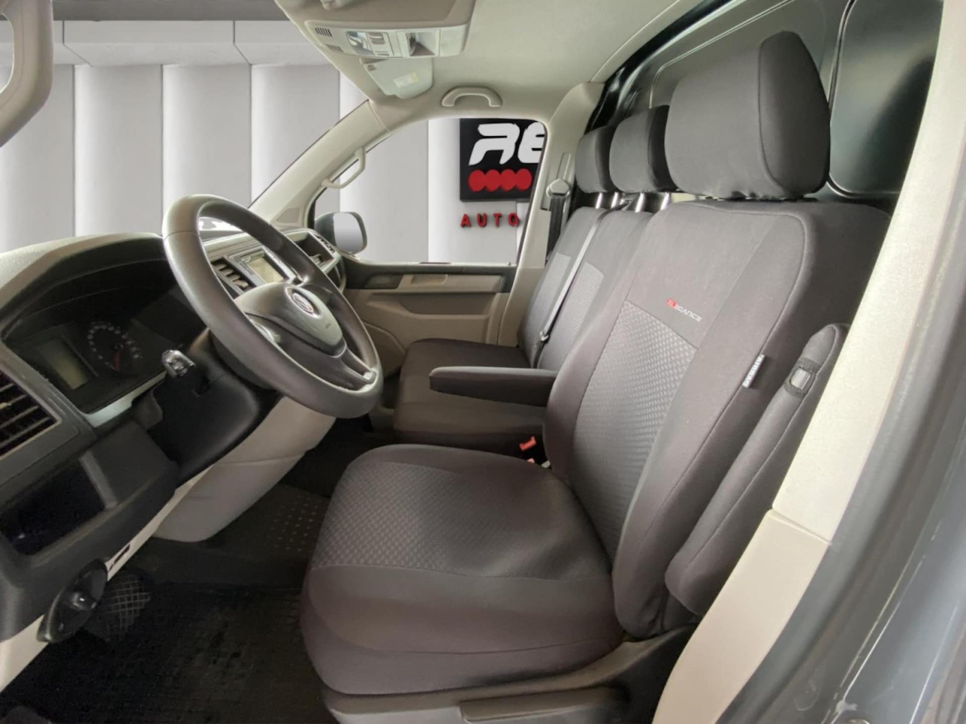 Volkswagen T6 Transporter Kasten kurzer Radstand