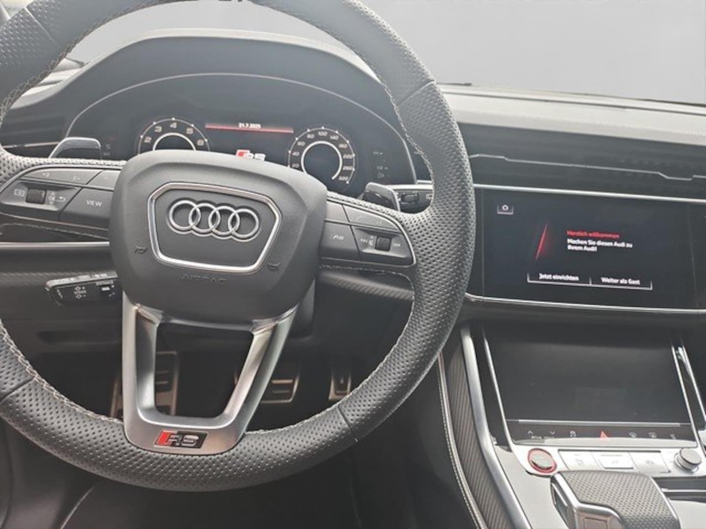 Bild über Audi RS Q8 SUV TFSI quattro tiptronic - für weitere Informationen kontaktieren Sie den Audi Partner