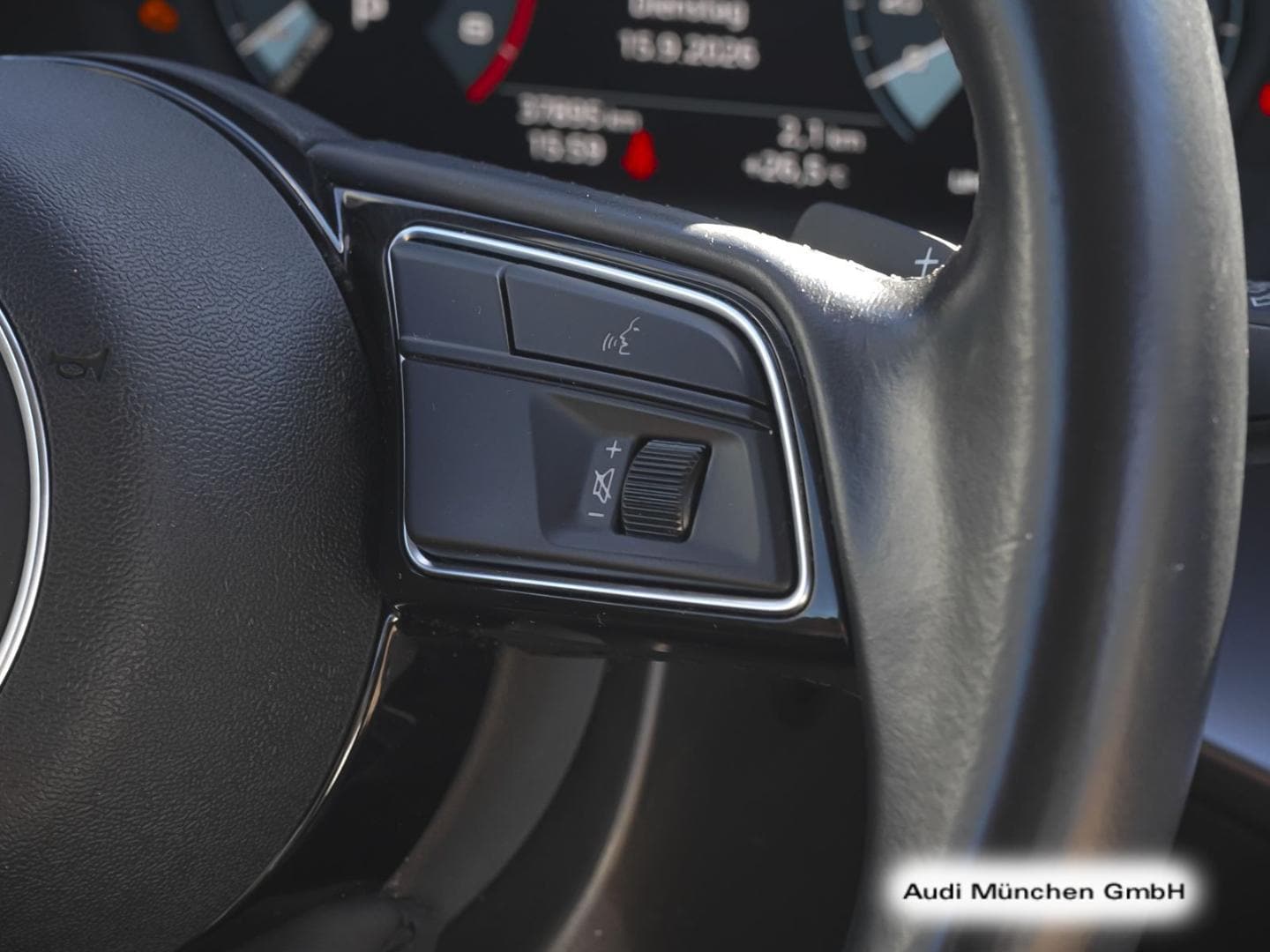 Bild über Audi A3 Sportback advanced 30 TFSI S tronic - für weitere Informationen kontaktieren Sie den Audi Partner