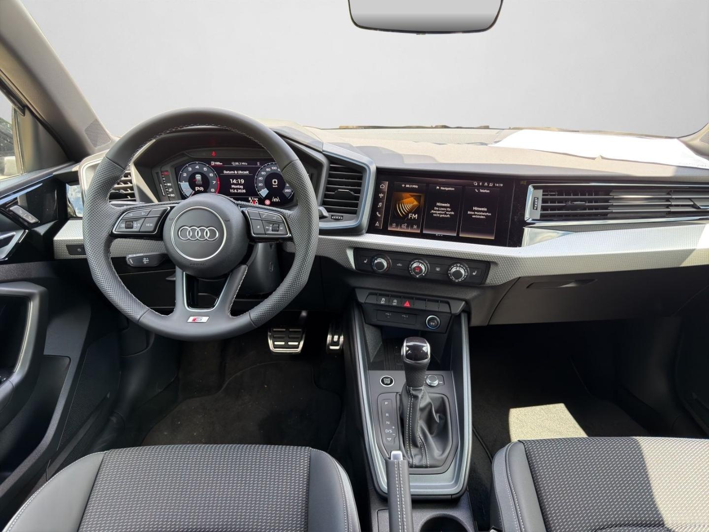 Bild über Audi A1 allstreet 35 TFSI S tronic - für weitere Informationen kontaktieren Sie den Audi Partner